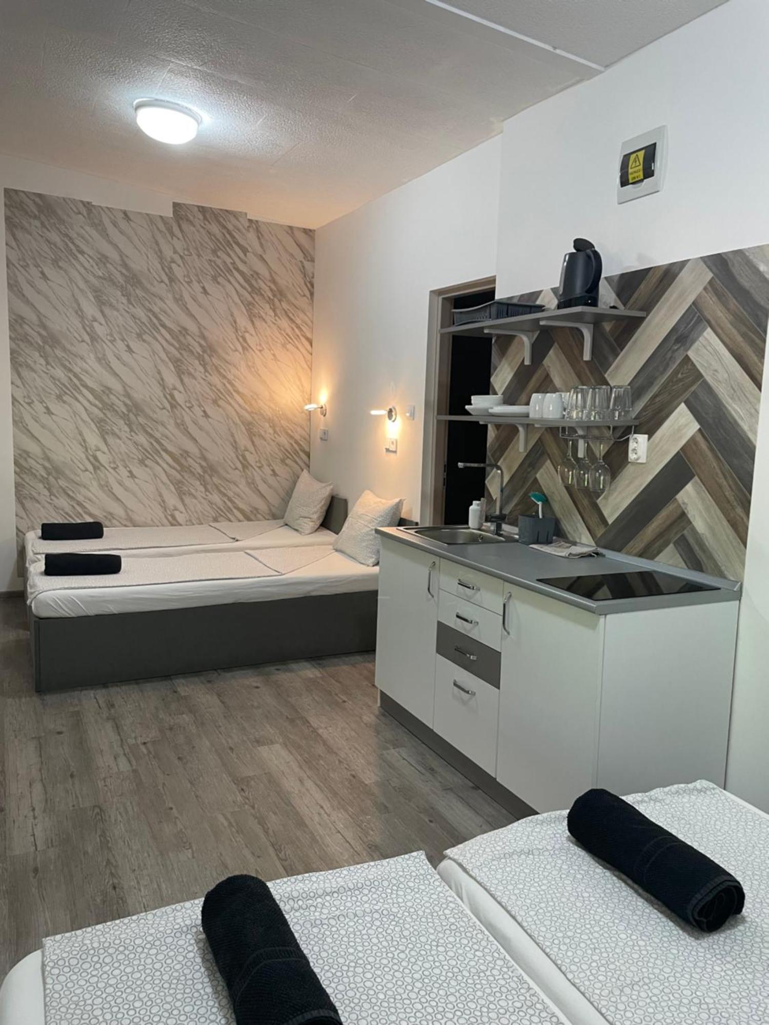 Tutti Apartman Балатонлелле Экстерьер фото